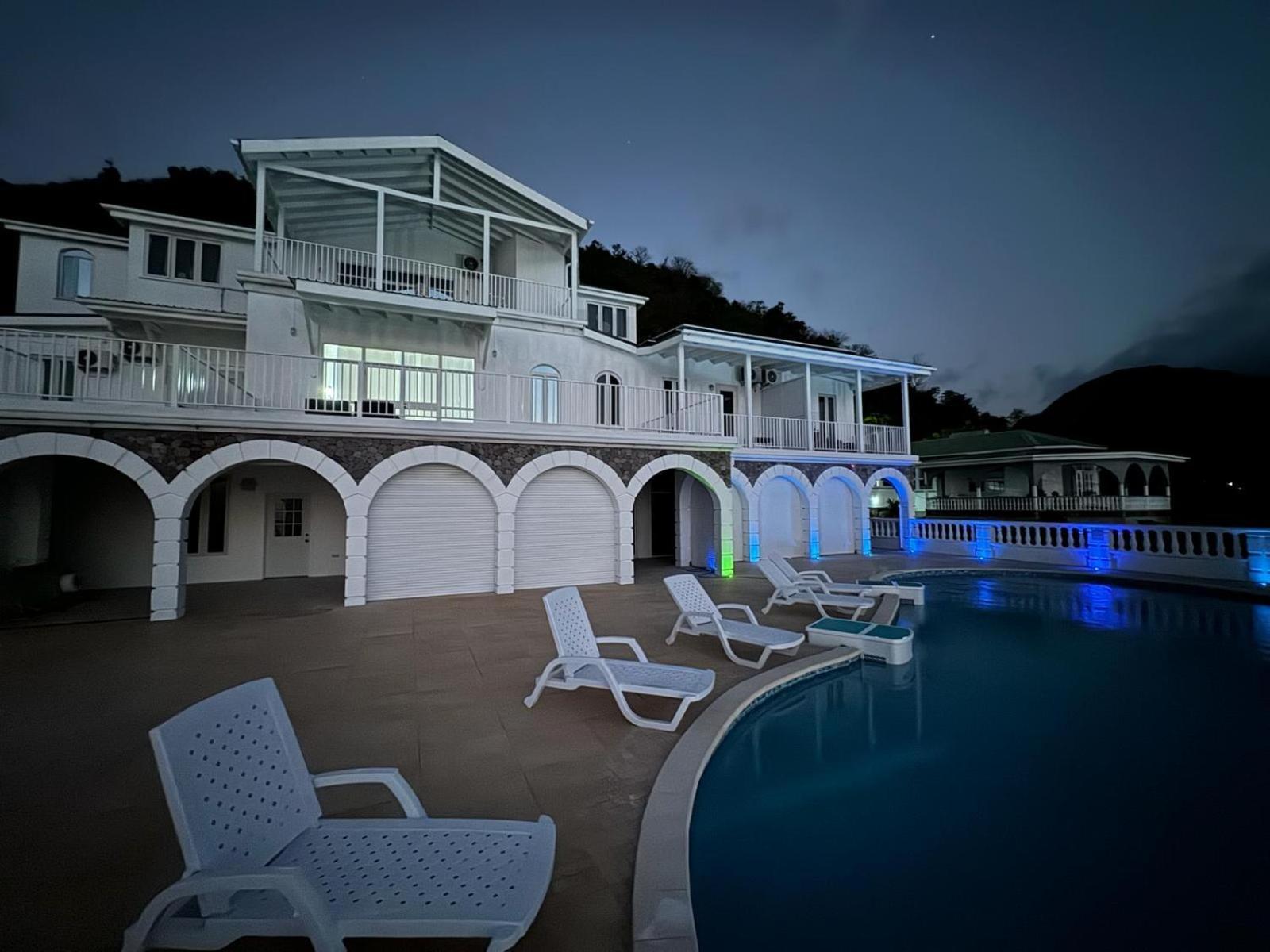 Eldorado Guesthouse & Car Rental Roseau Esterno foto