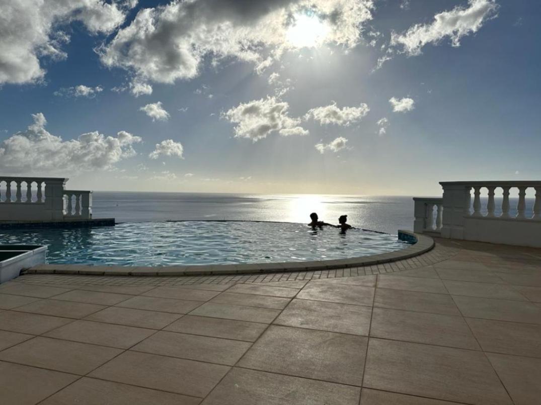 Eldorado Guesthouse & Car Rental Roseau Esterno foto